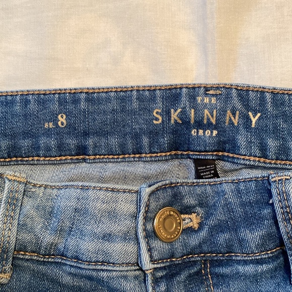 WHBM 8 skinny jean crop.  Distressed some.  See pictures for fit, they stretch. - Picture 2 of 12